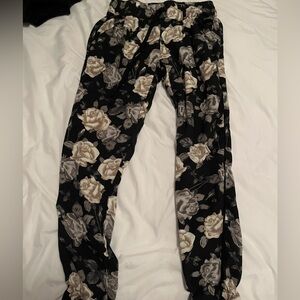 LIKE NEW! Talula Floral Print Pants
